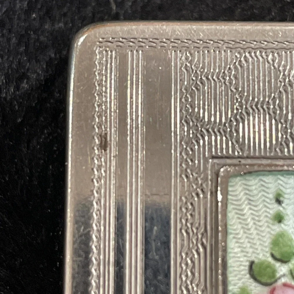 Chain Wristlet Makeup Compact GUILLOCHE Floral Enamel Motif Silver Tone